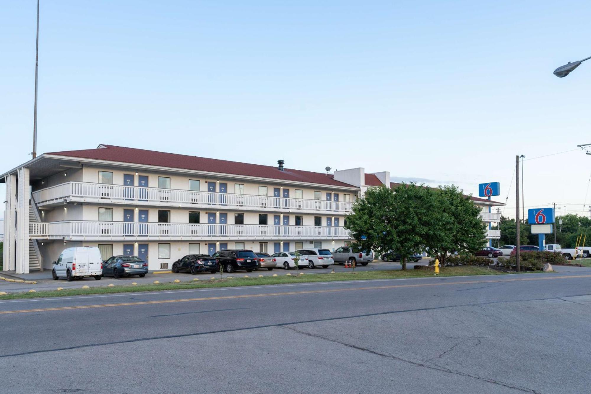 Motel 6-Cincinnati, Oh Sharonville Bagian luar foto